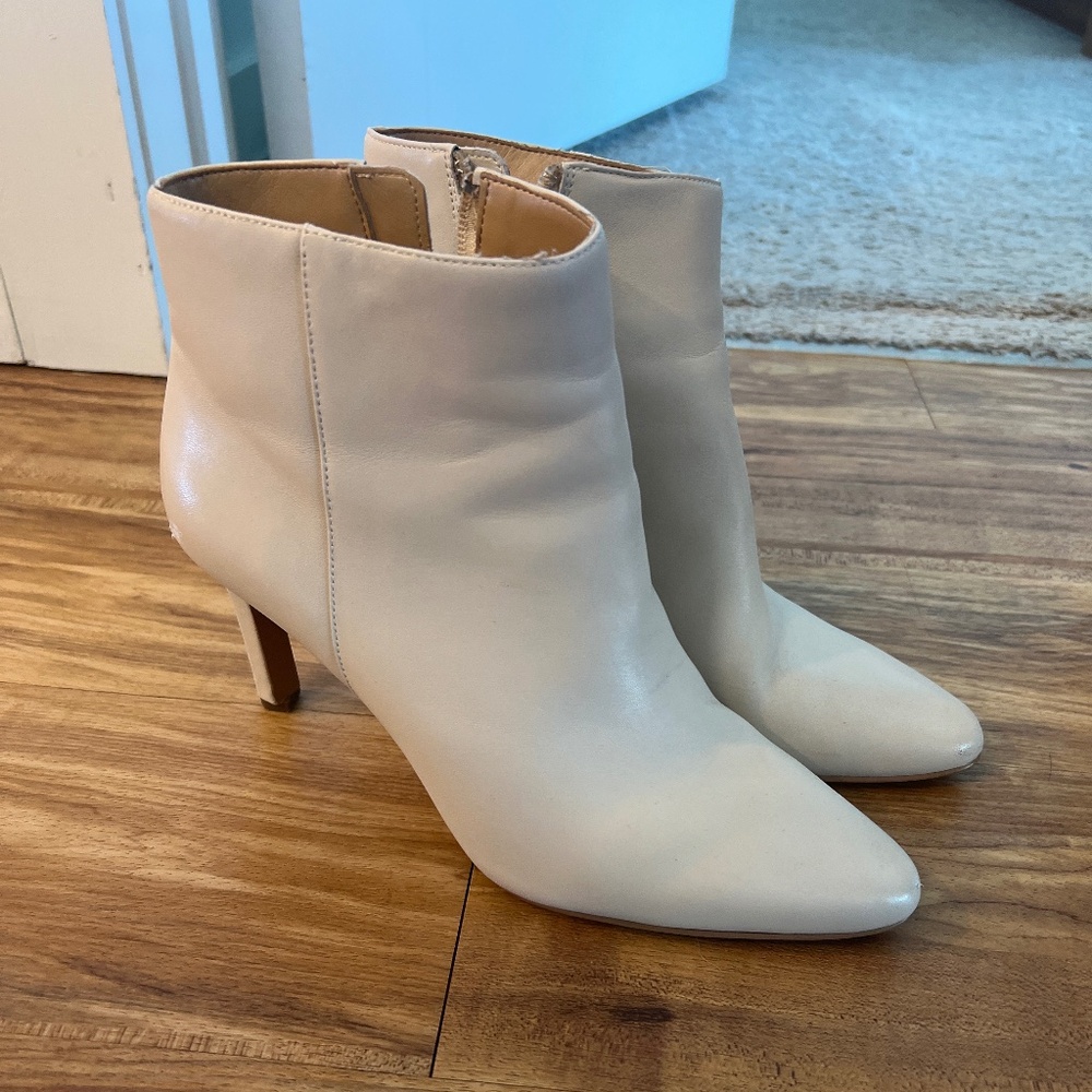 Banana Republic cream booties